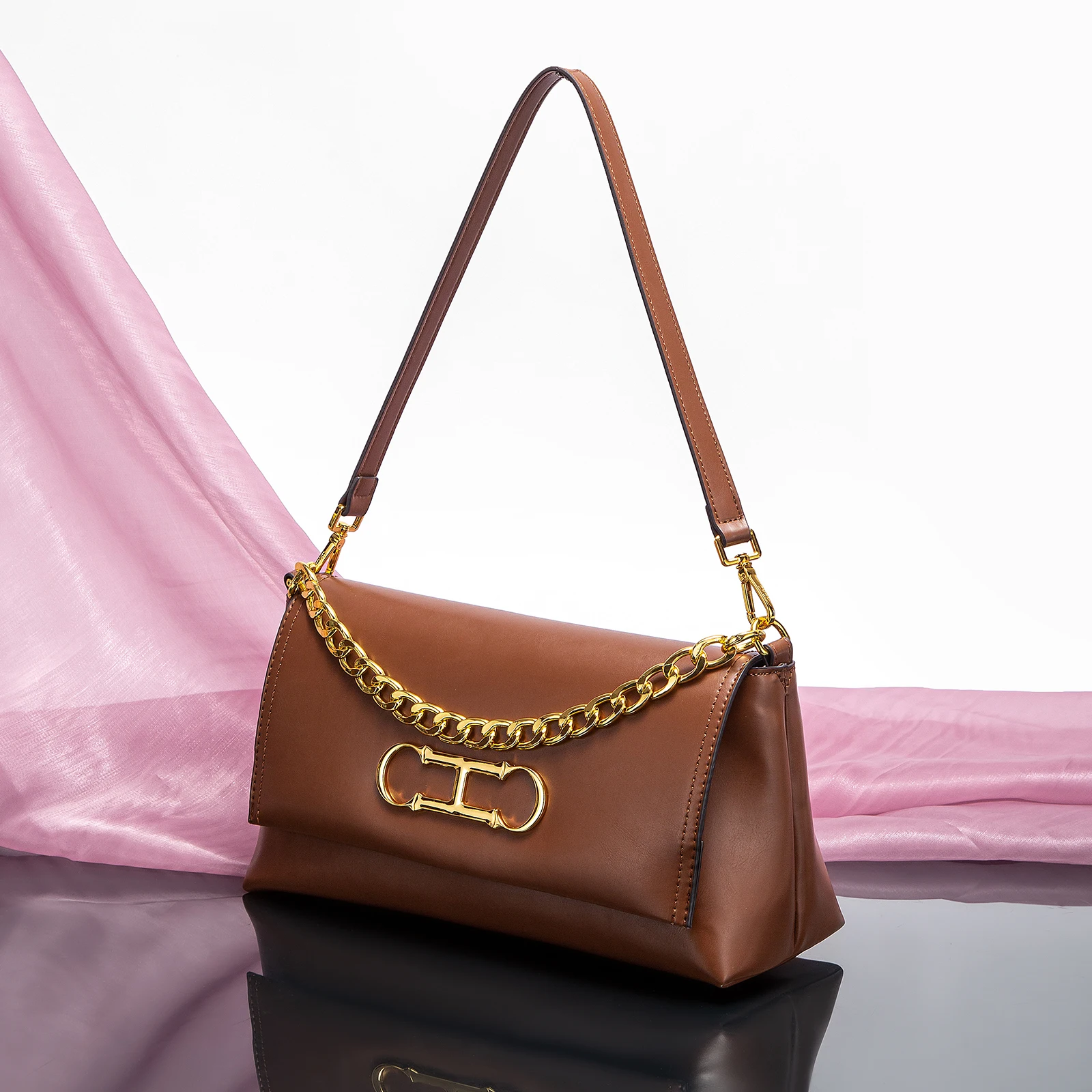 Pure Simple Classic Retro Squa - Women Bags Coach ulasan dan harga