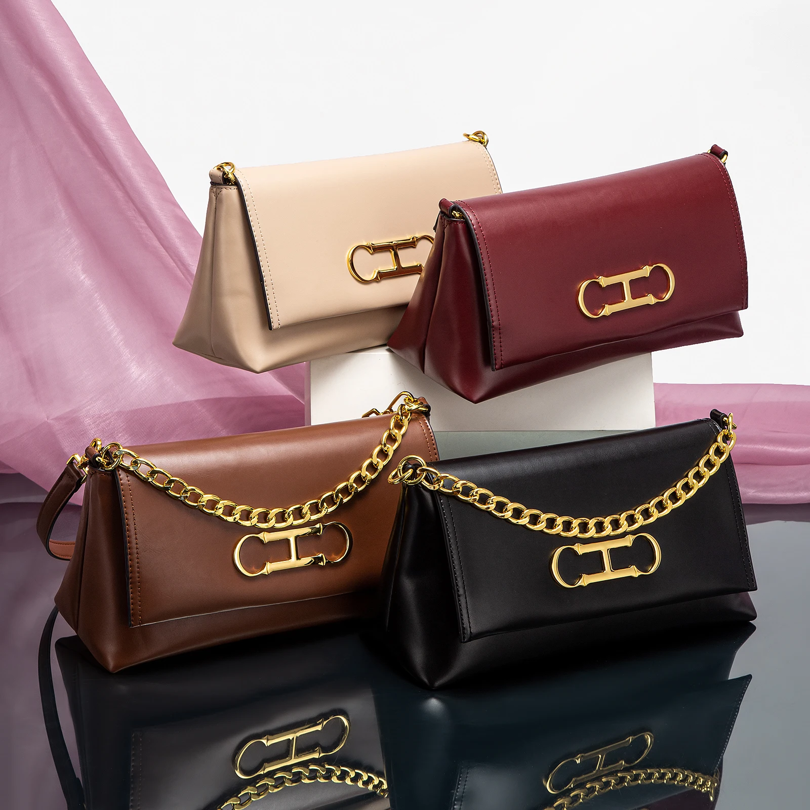 Pure Simple Classic Retro Squa - Women Bags Coach ulasan dan harga